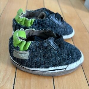 Robeez soft bottom shoes, size 12-18 months